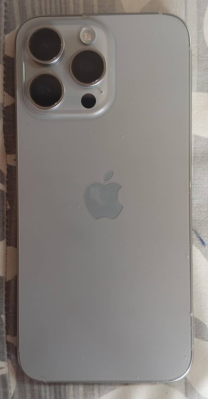 Apple iPhone 15 Pro Max 0