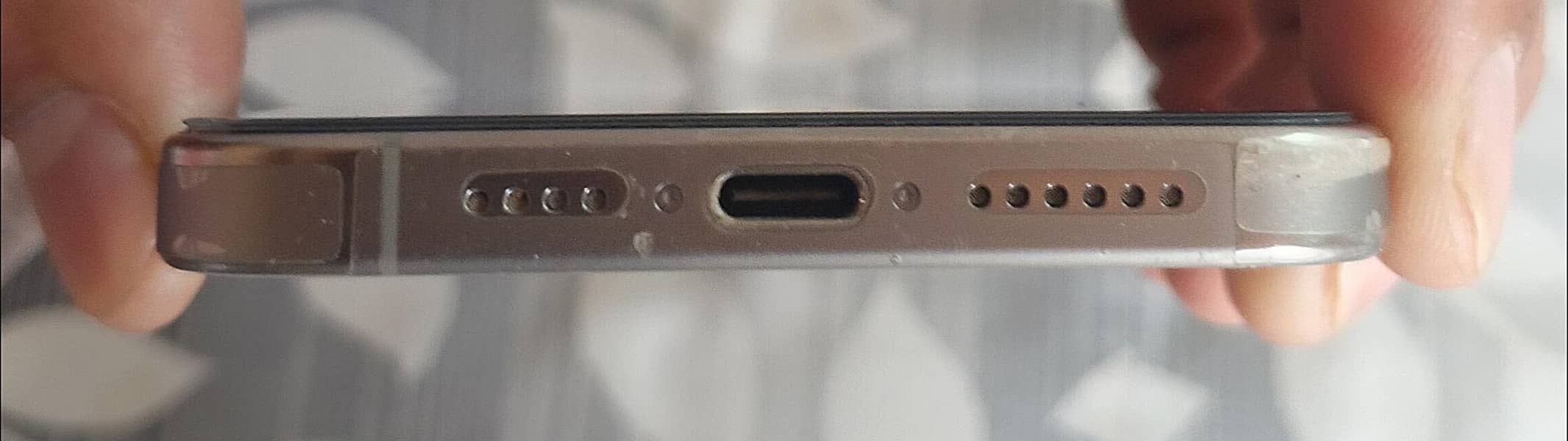 Apple iPhone 15 Pro Max 2