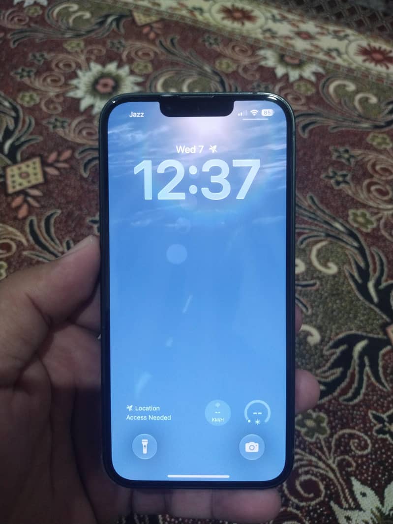 Apple iPhone 13 1