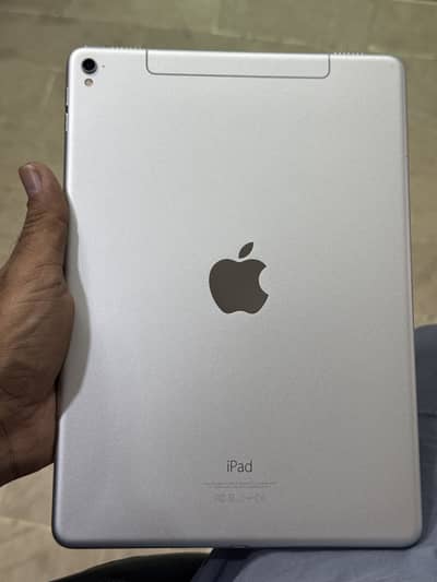 iPad Pro 9.7-inch 32gb 10/10