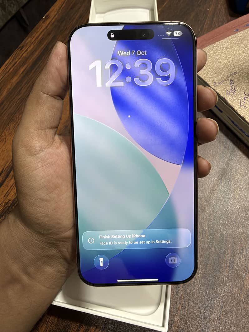 Apple iPhone 16 Pro Max 4