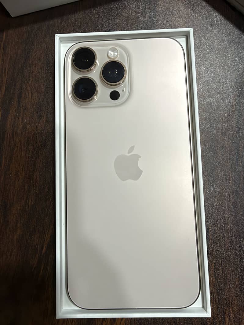 Apple iPhone 16 Pro Max 6