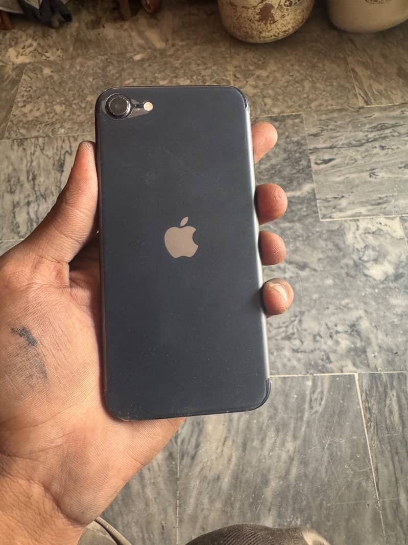 Apple iPhone SE 3rd generation 1