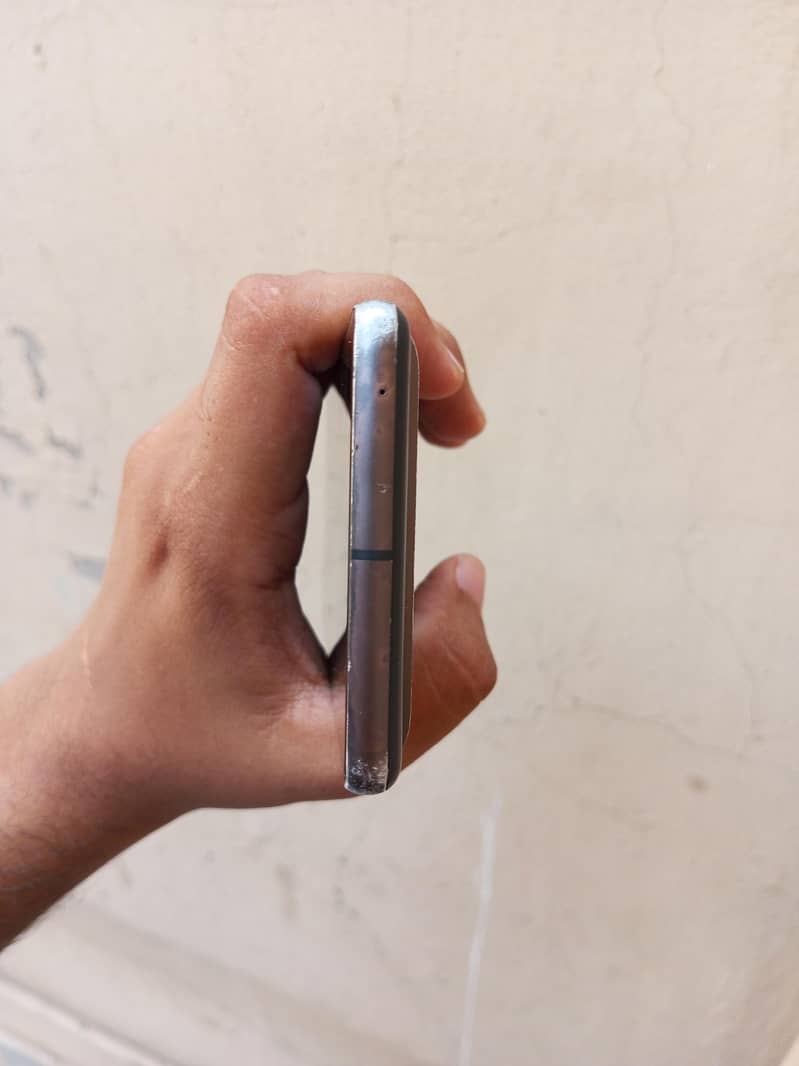 Google Pixel 7 4