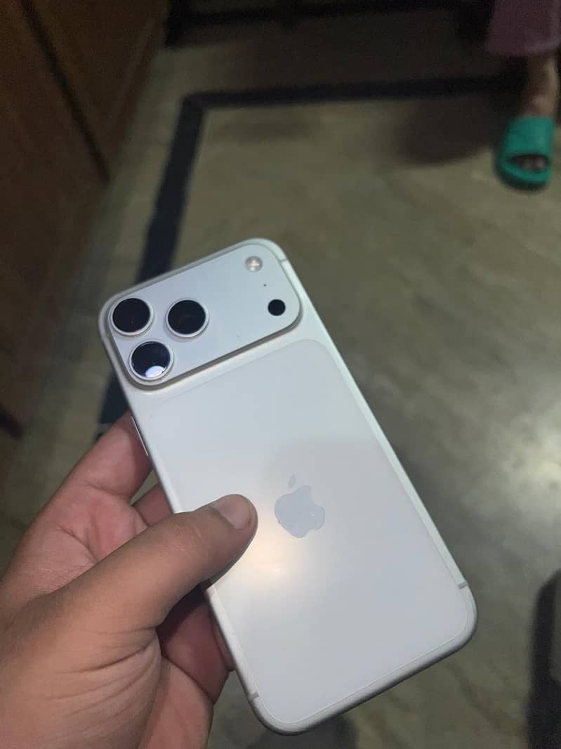 Apple iPhone 17 Pro Max 7