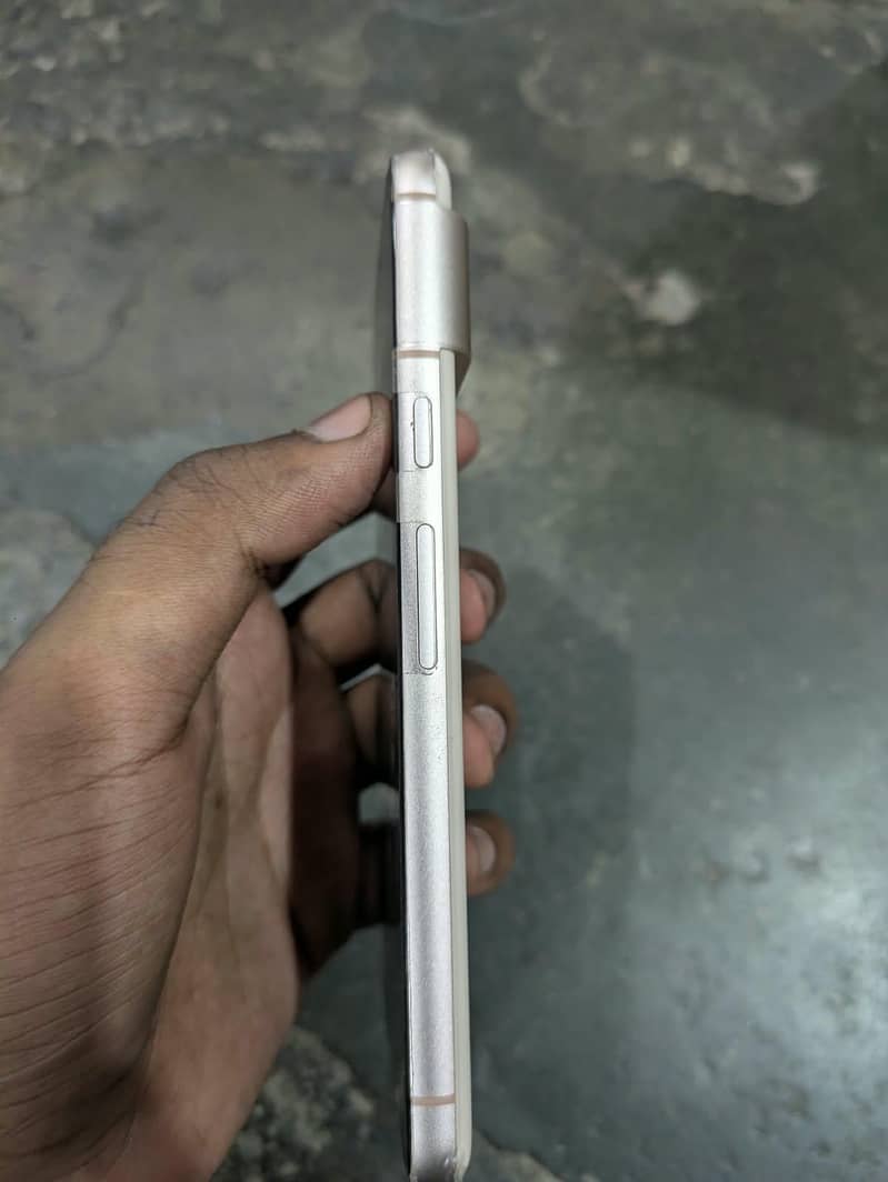 Google Pixel 8 2