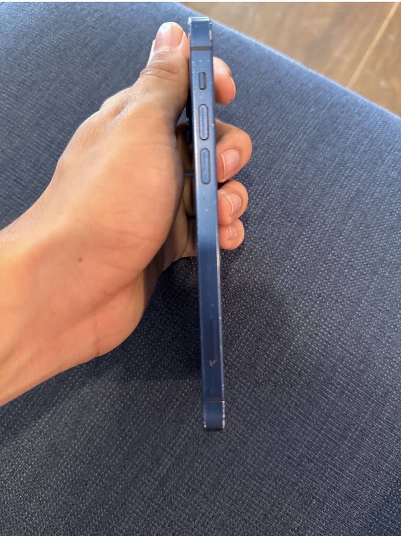 Apple iPhone 12 2