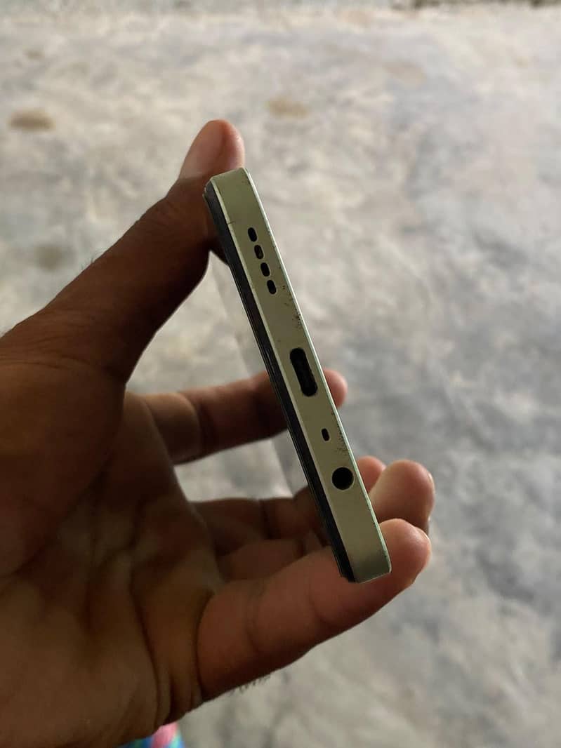 Realme C63 4