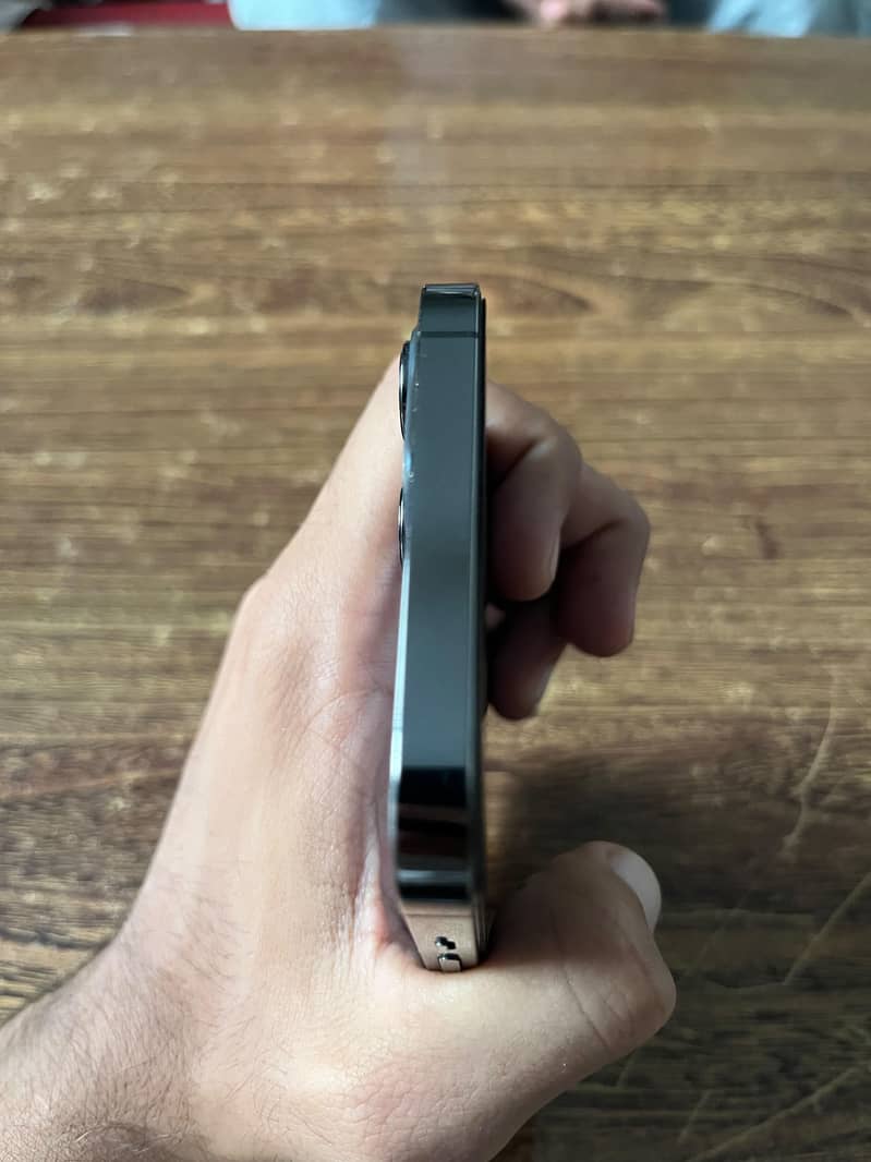 Apple iPhone 12 Pro Max 4