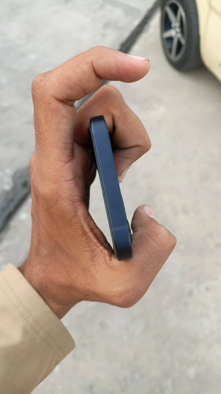 Apple iPhone 12 2