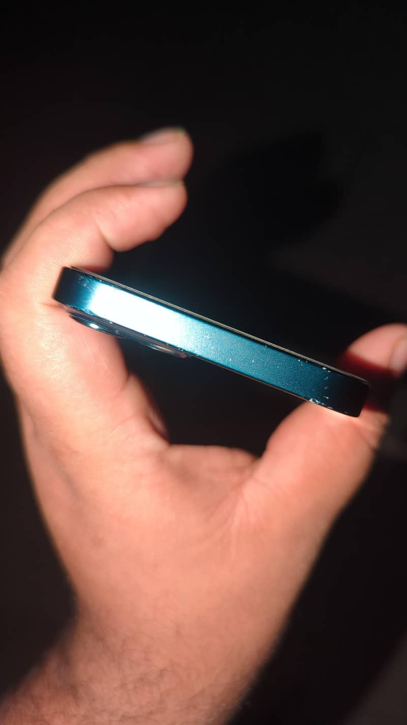 Apple iPhone 13 3
