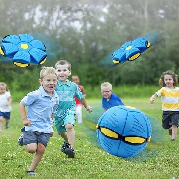 Flying Throw Disc Ball Toy 3 LED Lights Soft Kids Outdoor Toy - Random Color