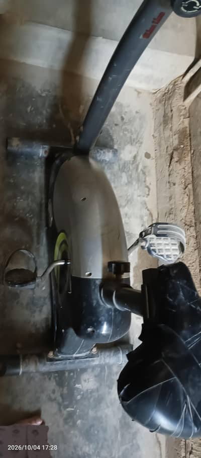 URGENT SALE - NORTH NAZIMABAD! Stree Release cycle