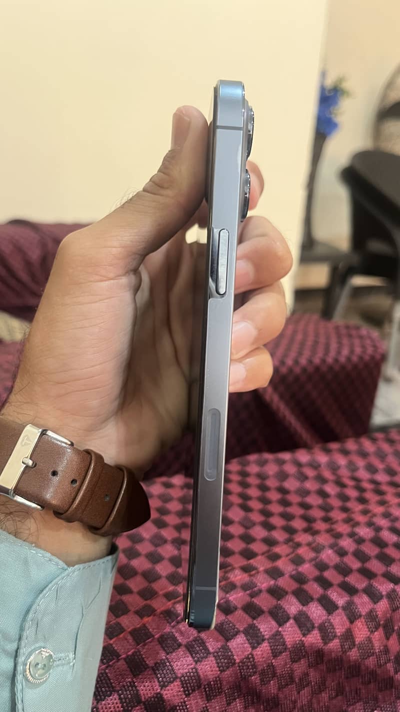 Apple iPhone 13 Pro Max 8