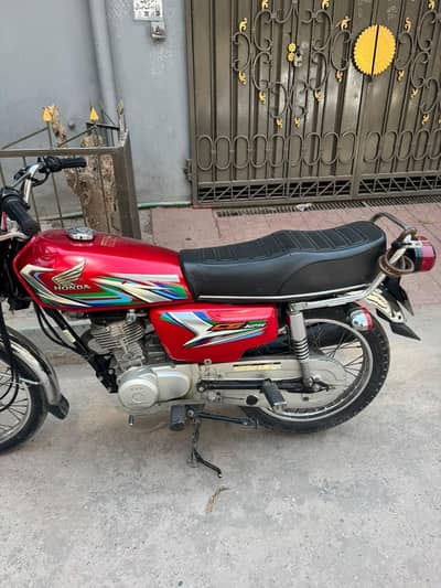 Honda CG 125 - Excellent Condition - Red Color