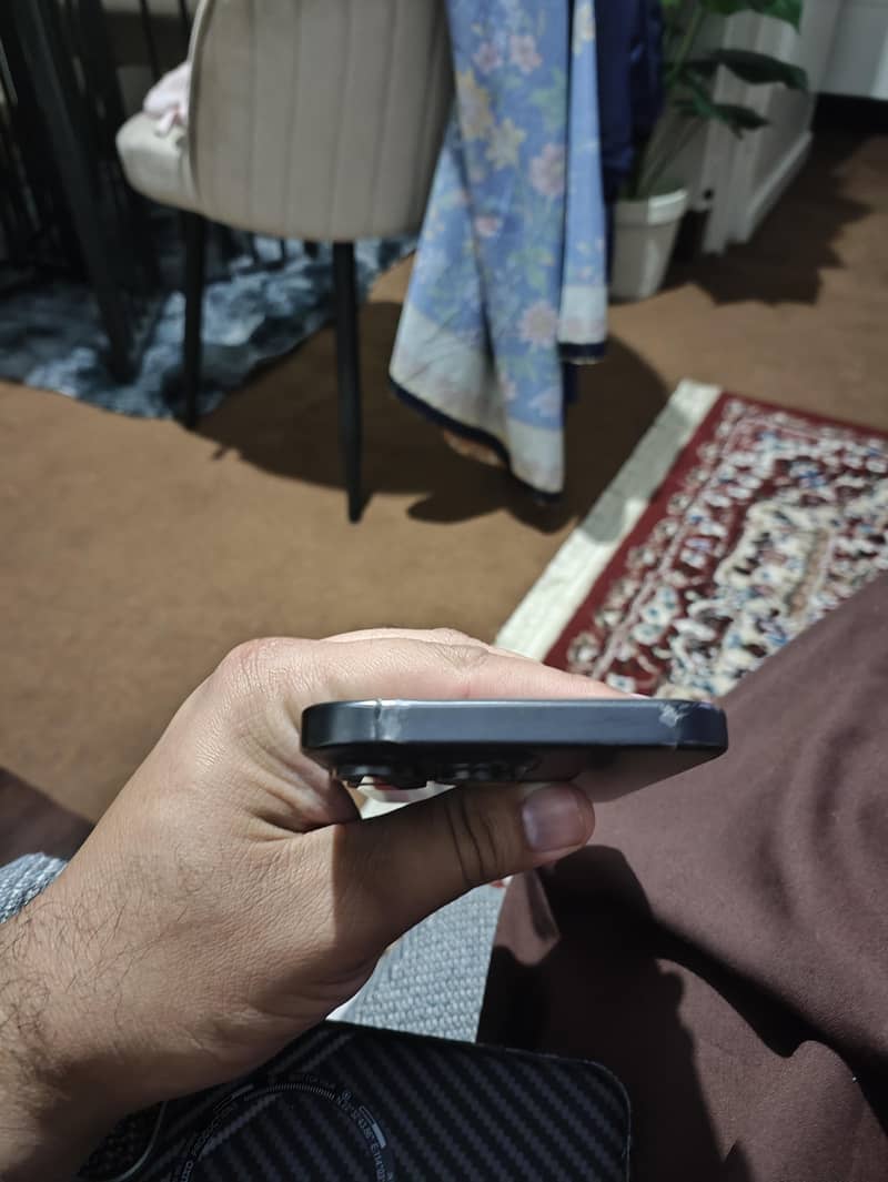 iphone 15 Pro Max 2