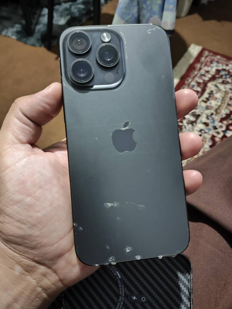 iphone 15 Pro Max 3