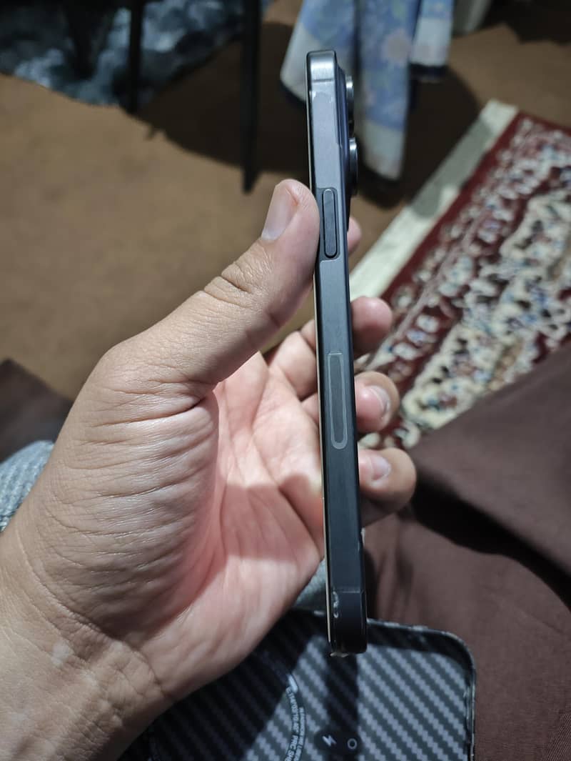 iphone 15 Pro Max 4