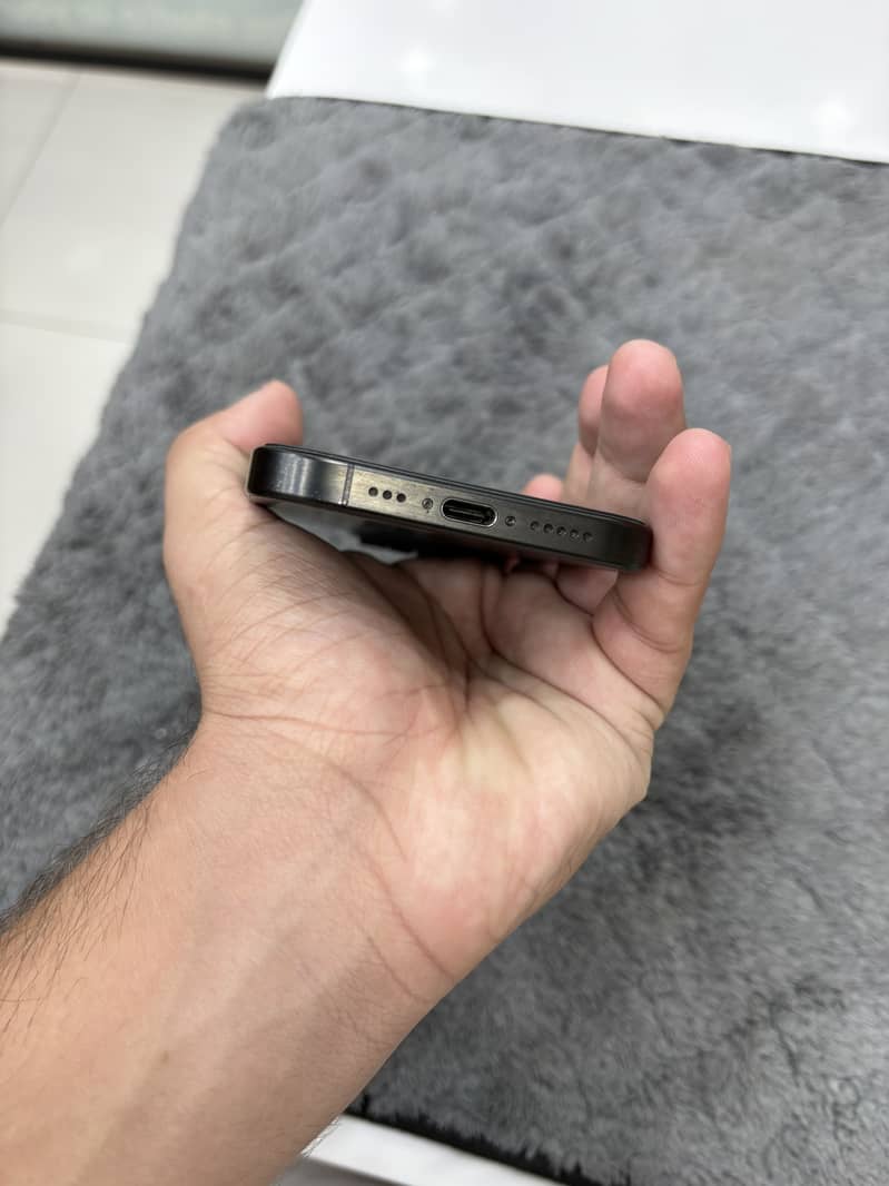 Apple iPhone 15 Pro 1