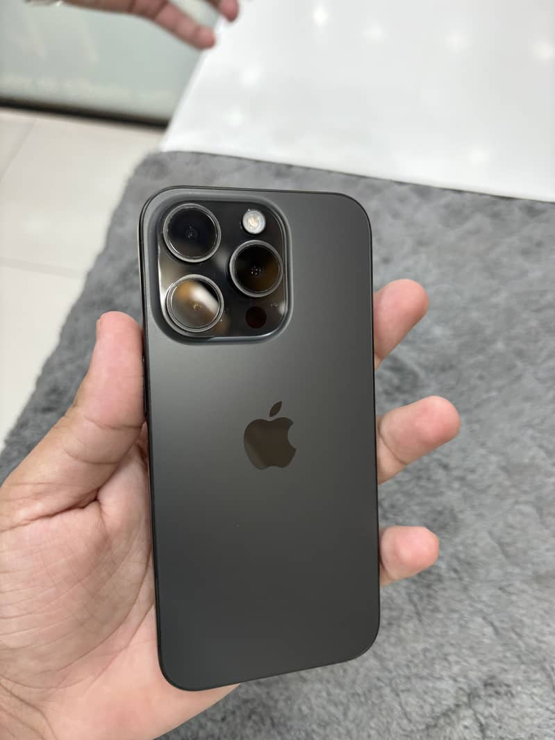 Apple iPhone 15 Pro 2