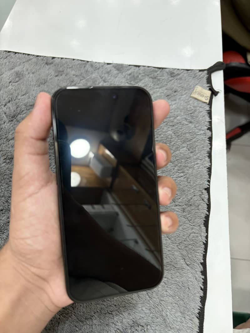 Apple iPhone 15 Pro 4