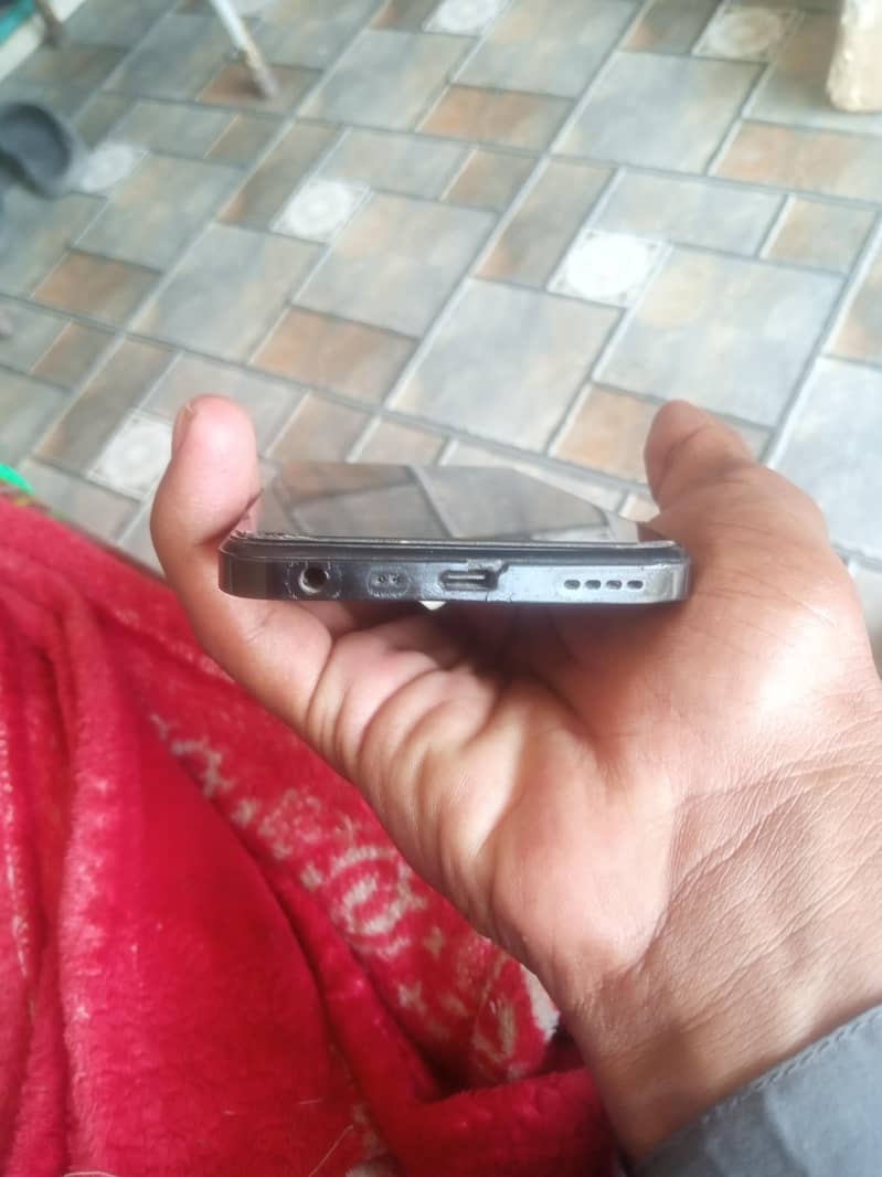 Realme C35 3
