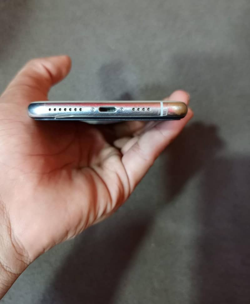 Apple iPhone 11 Pro Max 1
