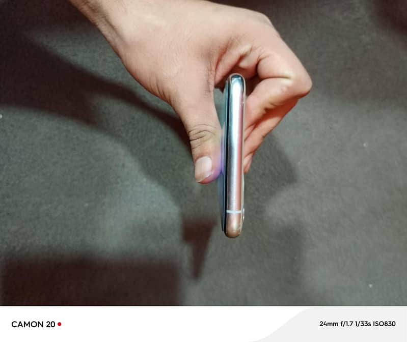 Apple iPhone 11 Pro Max 4