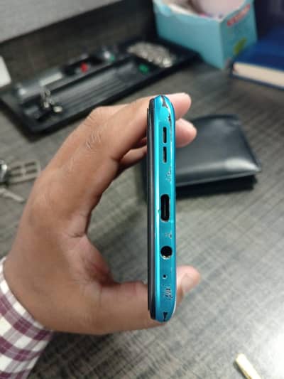 Infinix Hot 12 Play