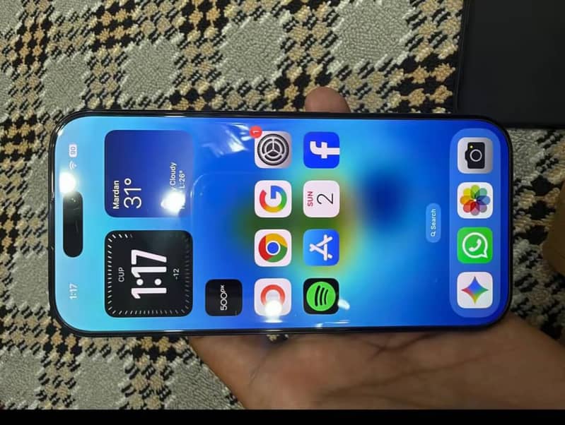 Apple iPhone 16 Pro 3