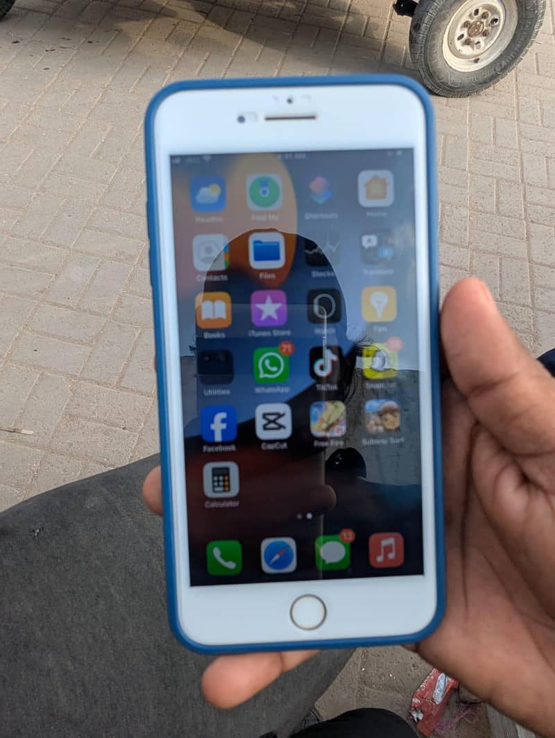 Apple iPhone 7 Plus 5