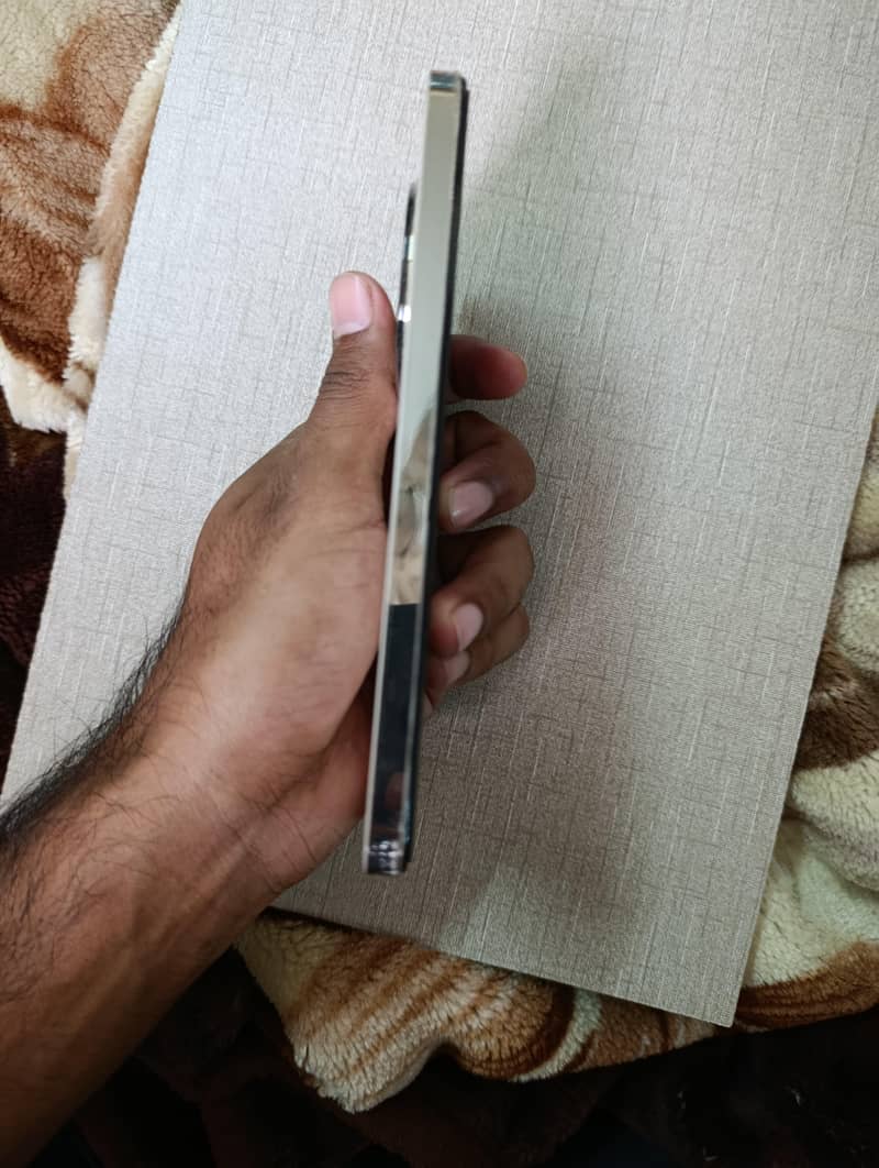Realme 12 Plus 2