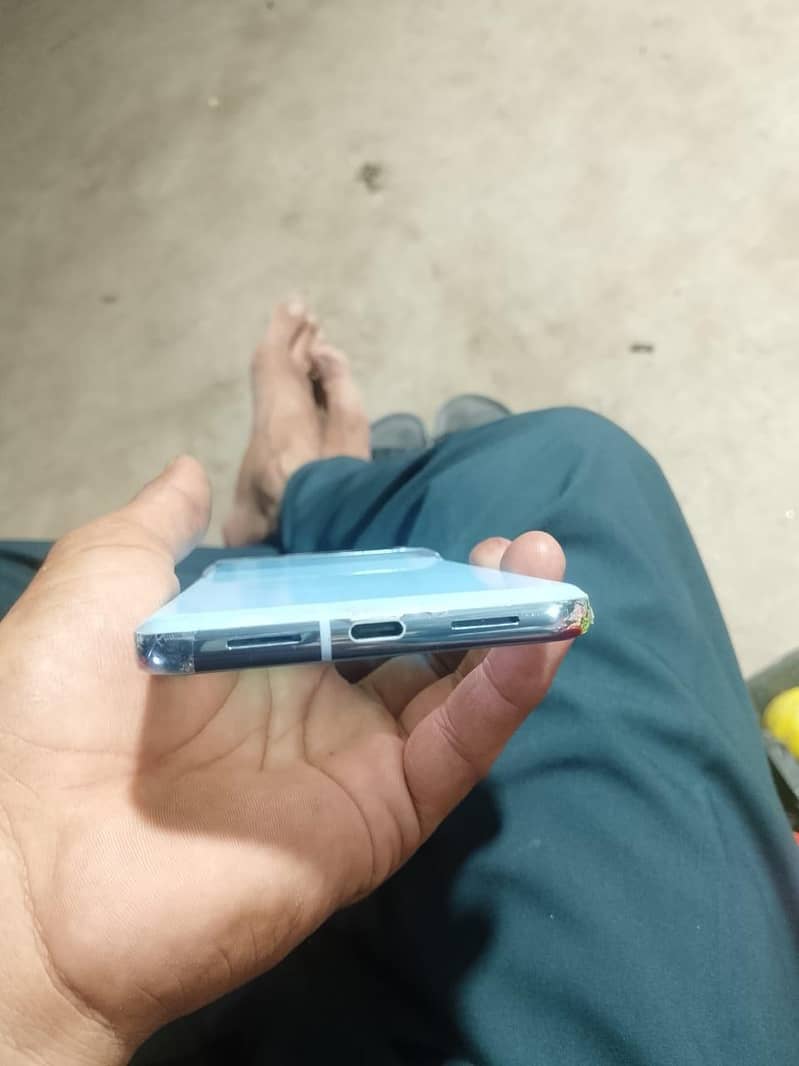 Google Pixel 8 Pro 2