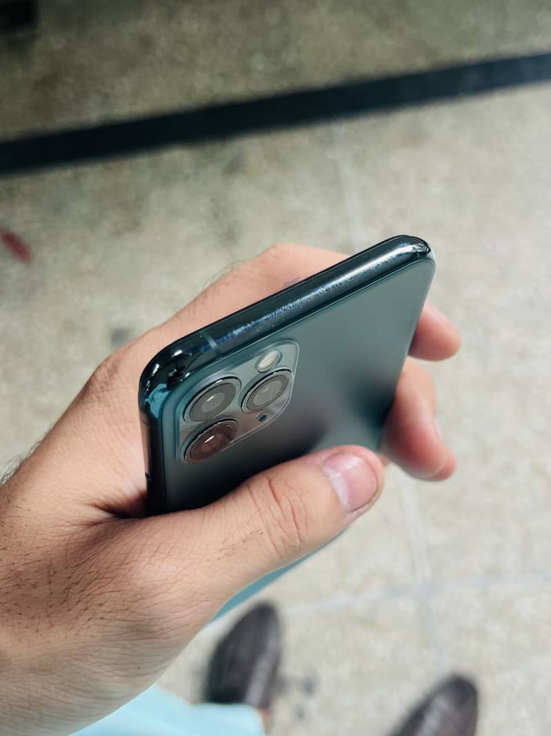 Apple iPhone 11 Pro 3