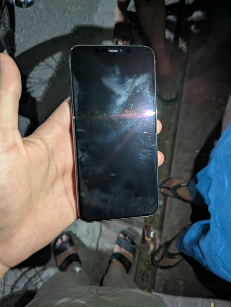 Apple iPhone 11 Pro Max 2