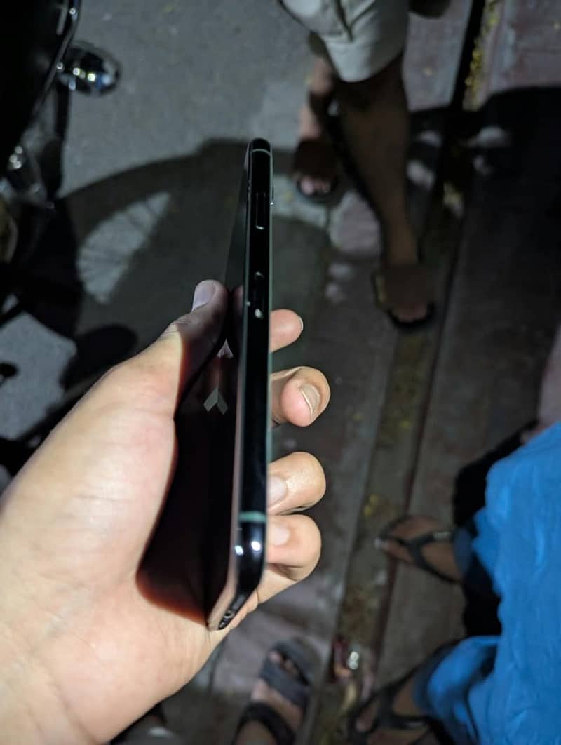 Apple iPhone 11 Pro Max 10