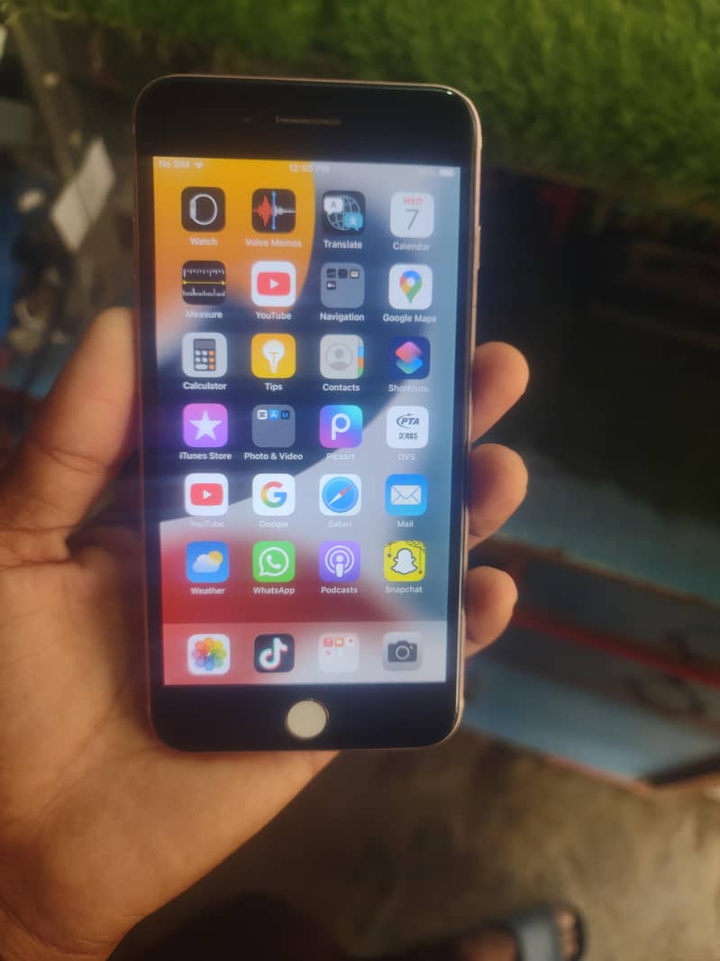 Apple iPhone 7 Plus 1