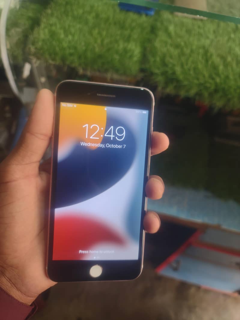 Apple iPhone 7 Plus 2