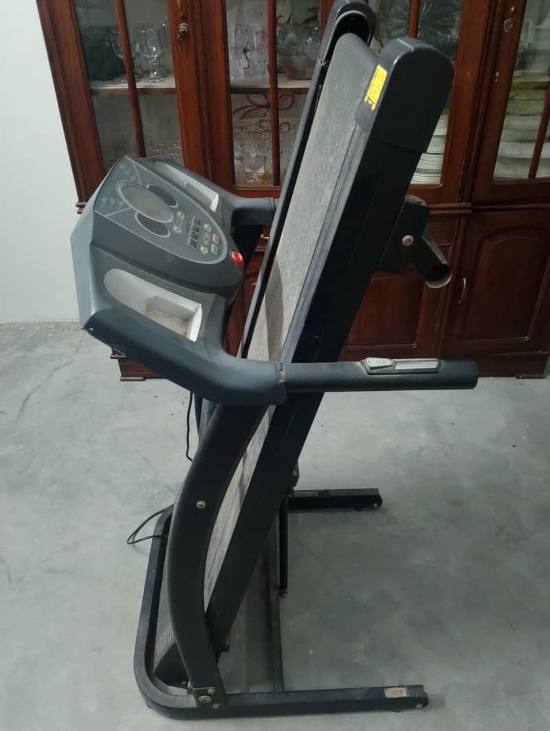 Incline treadmill 2