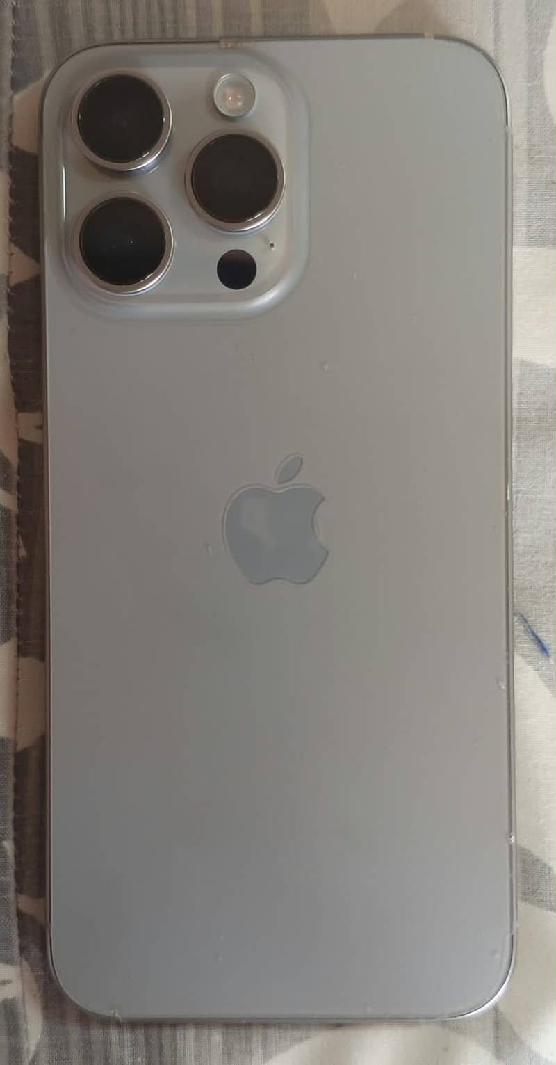 Apple iPhone 15 Pro Max 0