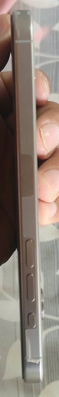 Apple iPhone 15 Pro Max 3