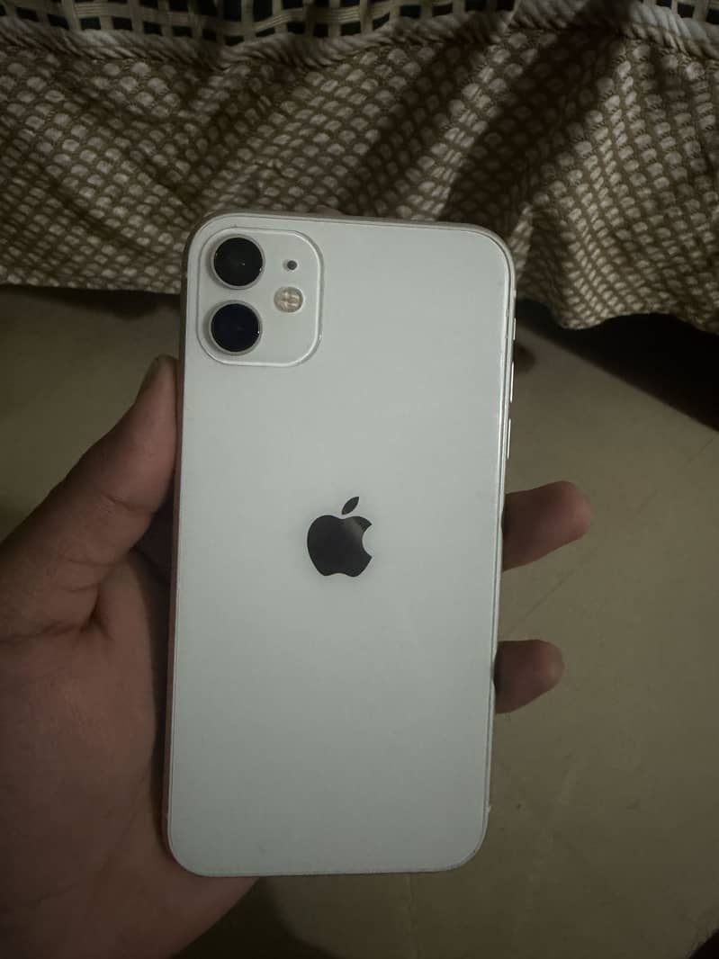 Apple iPhone 11 0