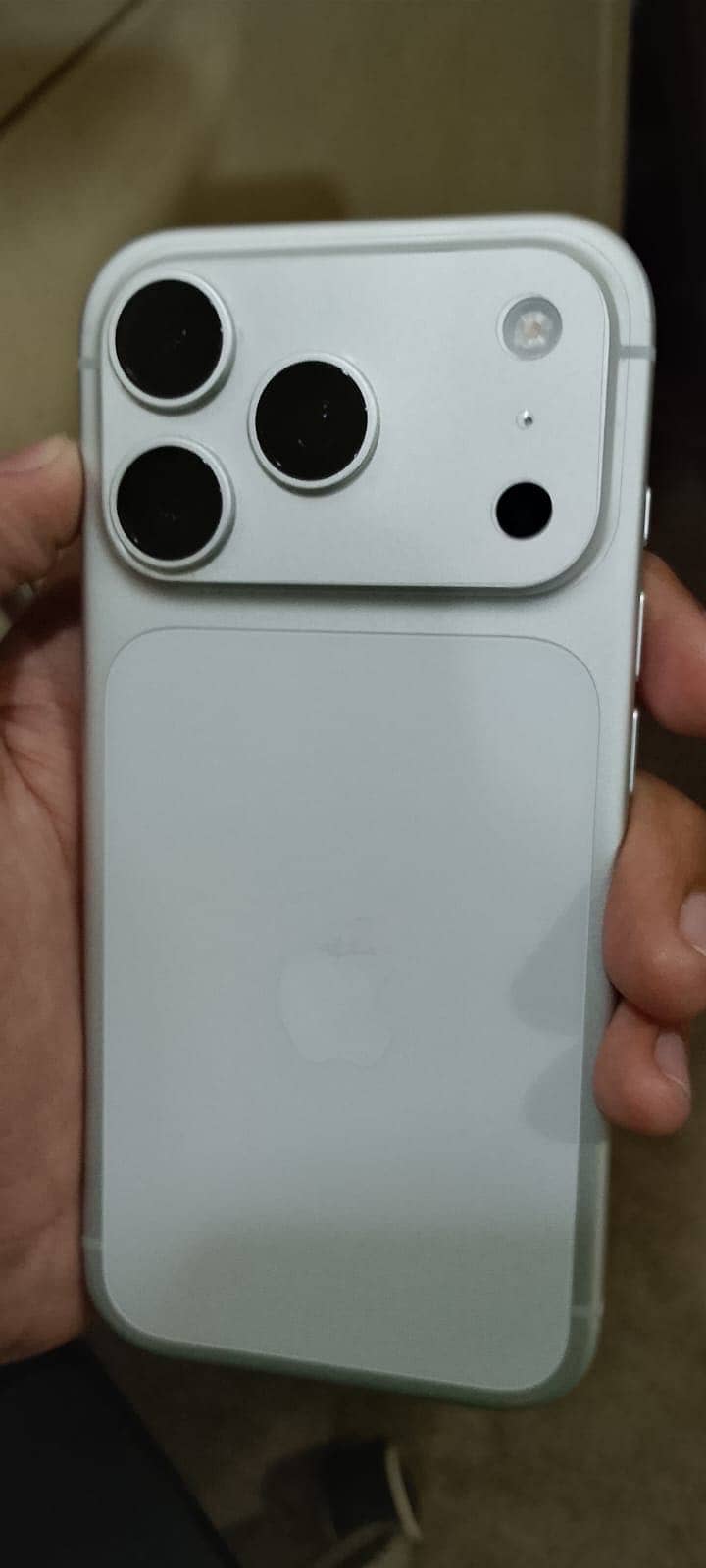 Apple iPhone 17 Pro 1