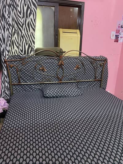 King size bed, wall dressing with 2 door mirror almirah.