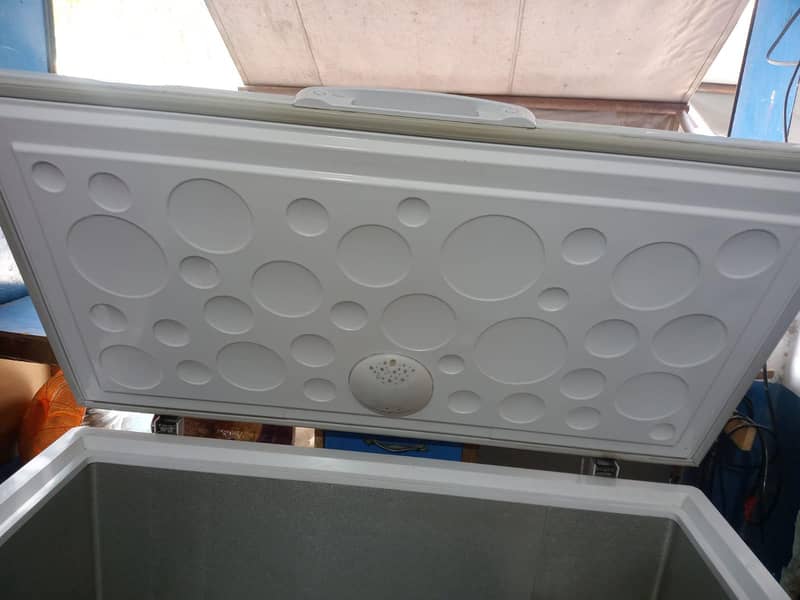 10/10 condition frezer 3