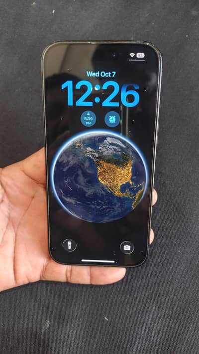 Apple iPhone 16