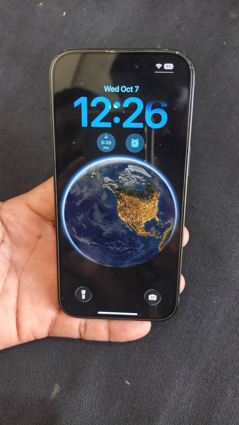 Apple iPhone 16 0