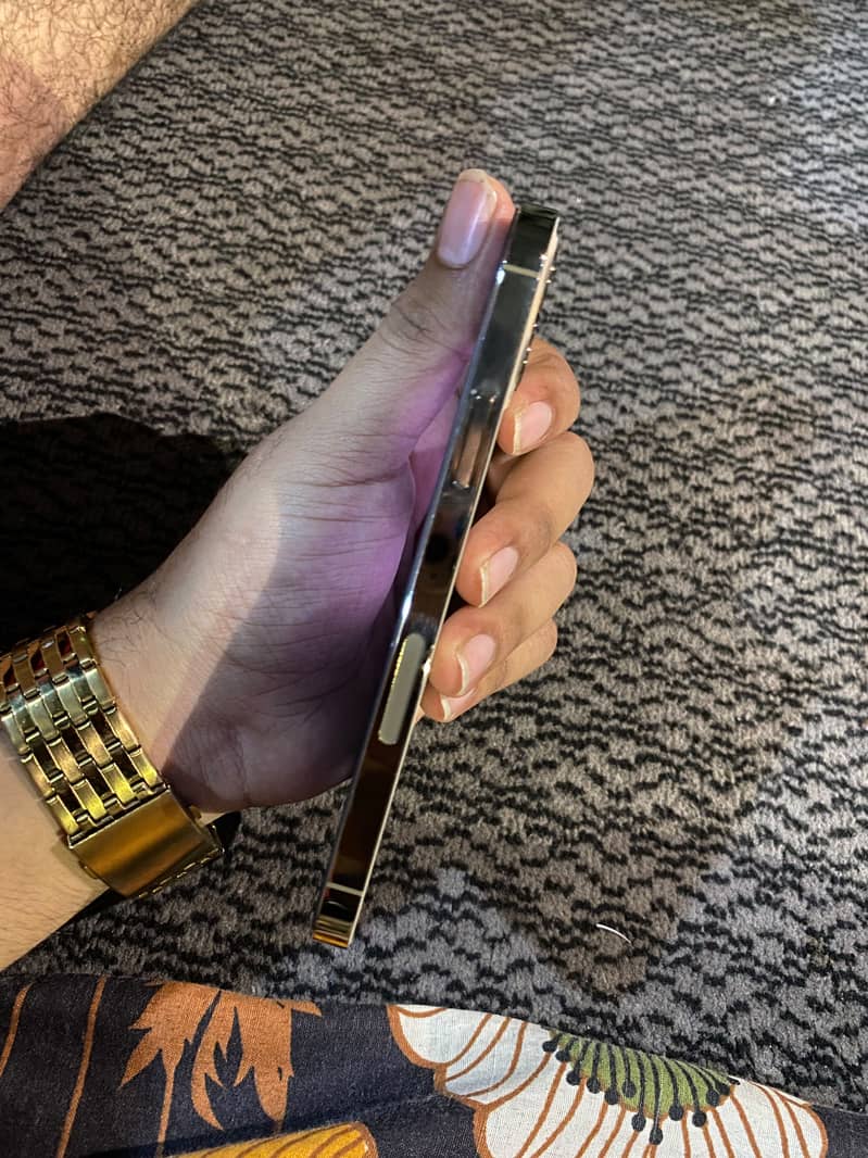 Apple iPhone 12 Pro 03269737966 1