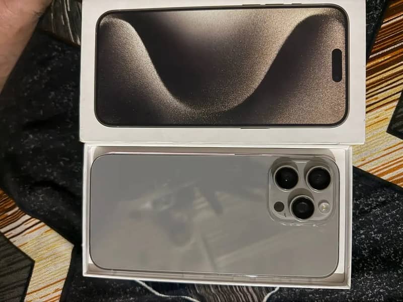 Apple iPhone 15 Pro Max 1