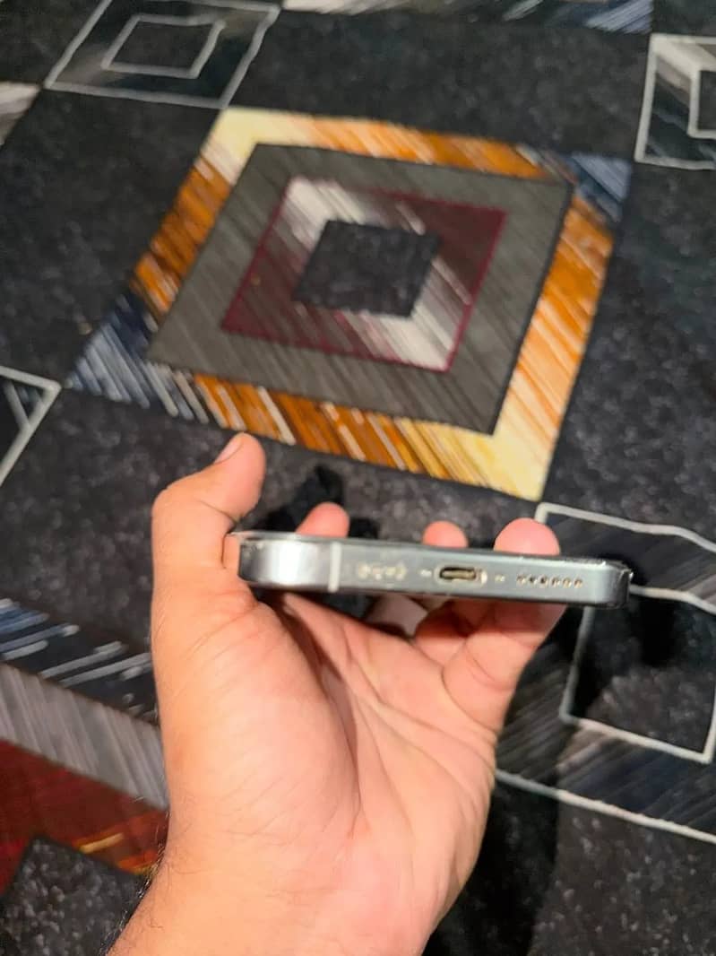 Apple iPhone 15 Pro Max 5
